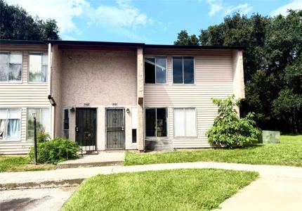 3907 CORONATION COURT