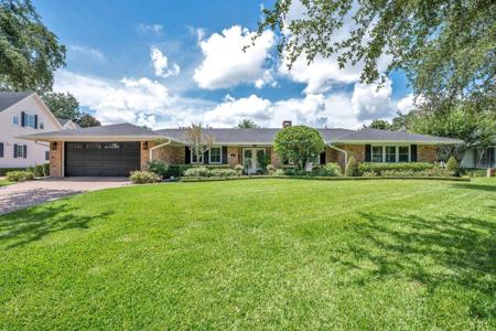 690 WILLIAMS DRIVE