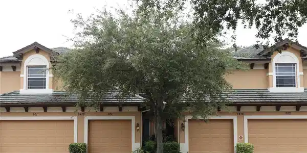 6416 MOORINGS POINT