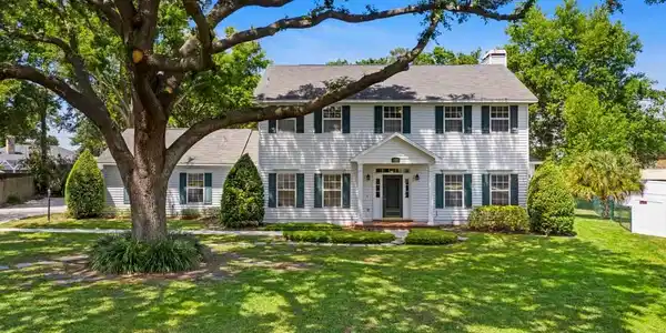 1028 CANDLEWOOD DRIVE