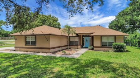 10697 LAKE HILL DRIVE