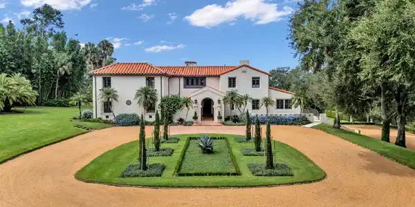 2300 N SCENIC HIGHWAY
