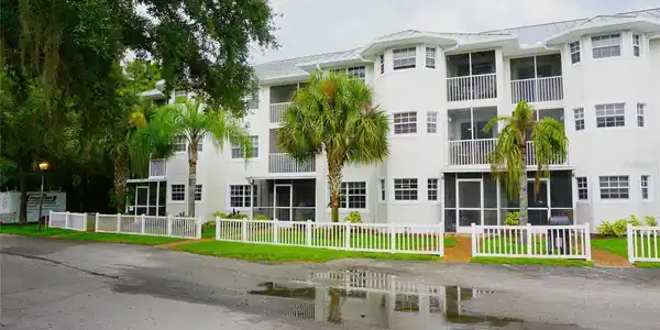 2077 WETLAND POINT