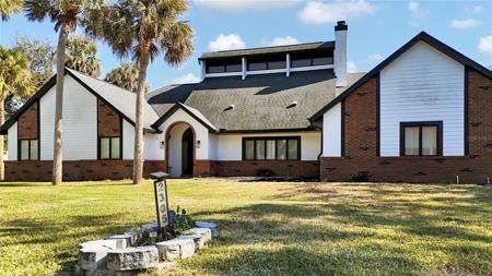 2305 LEEWARD COVE