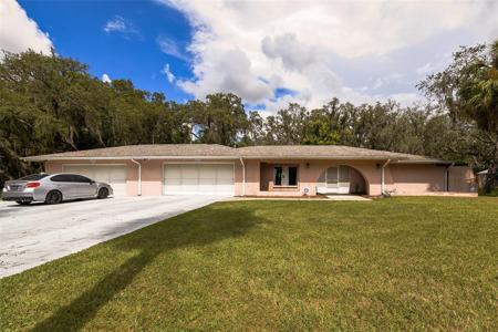 8976 LAKE DRIVE