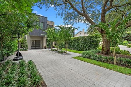 1270 ARLINGTON PLACE