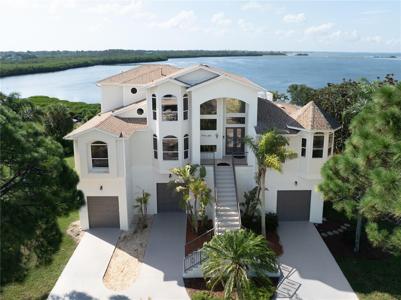 1661 SEA BREEZE DRIVE