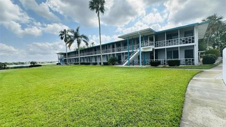 1600 W LAKE PARKER DRIVE