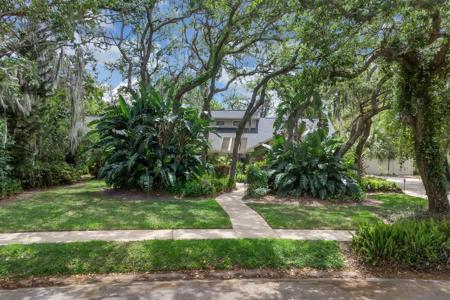 204 GREEN LAKE CIRCLE