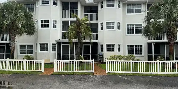 2077 WETLAND POINT