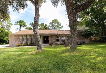 301 HICKORY DRIVE