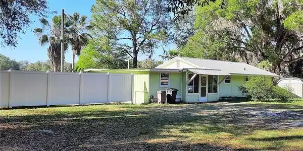 1160 BEACH PARK