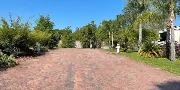 6803 AMANDA VISTA