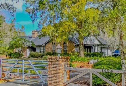 1594 VAN HERCKE LANE