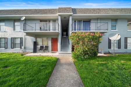 923 W OAK RIDGE ROAD