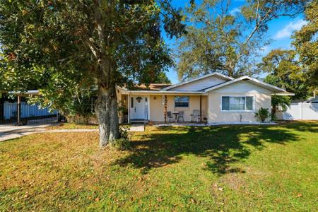 1852 W LAKE PARKER DRIVE