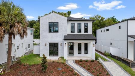 917 LAKE EMERALD DRIVE