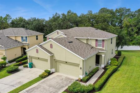 1352 SCARLET OAK LOOP