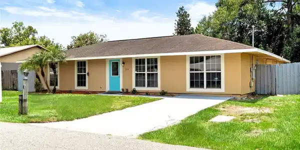 211 VALENCIA ROAD
