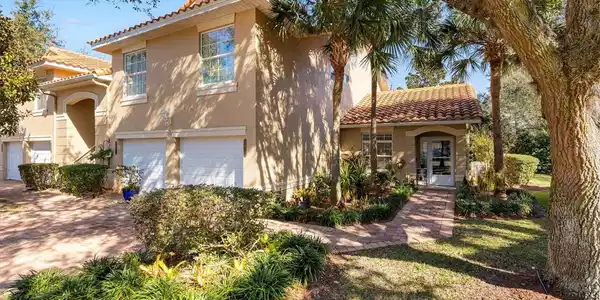 5415 ADMIRAL WAY