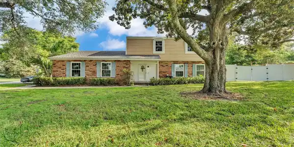 1910 CLUBHOUSE ROAD