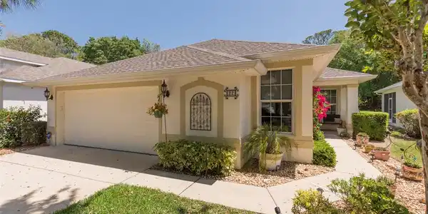 22 CROSSTIE COURT