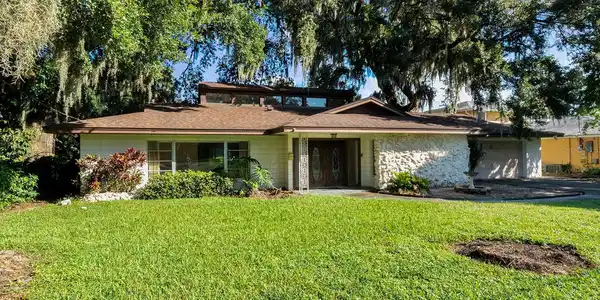2813 TIMBERLAKE DRIVE