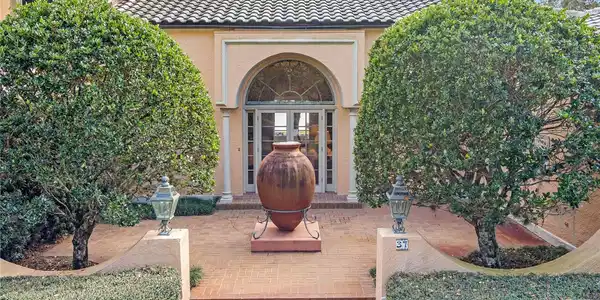 2300 N SCENIC HIGHWAY