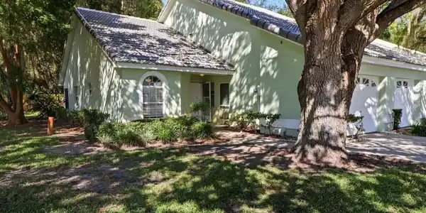 809 INVERIE DRIVE