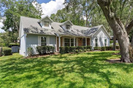 2209 DOGWOOD CIRCLE