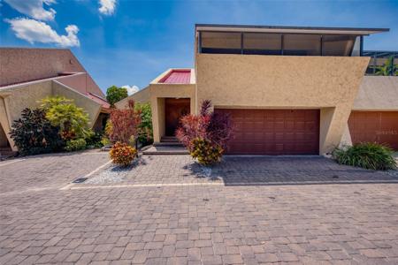 11 CASARENA COURT