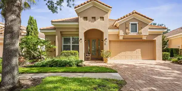 5 LAKESIDE WAY