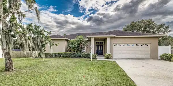 672 JESSANDA CIRCLE