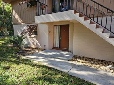100 SWEETGUM WOODS CT