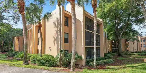 610 CRANES WAY