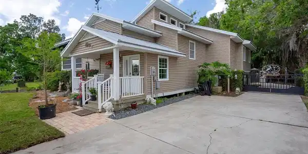 536 NW 7TH AVENUE