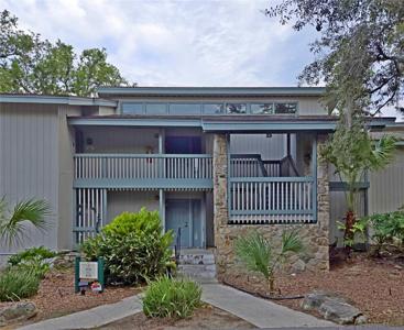 816 PINEWOOD CT