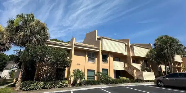 600 CRANES WAY