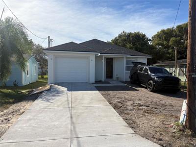 1305 E PARKER AVENUE