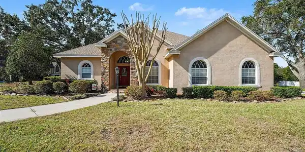 5685 LAKE VICTORIA DRIVE