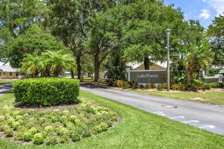 39 LAKE FOREST PLACE
