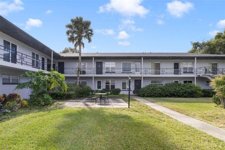 825 N PRIMROSE DRIVE