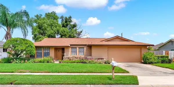 1009 WOODALL DRIVE