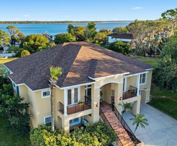 122 WATERBERRY DRIVE