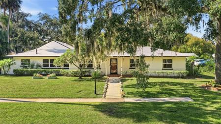 114 N SUMMERLIN AVENUE