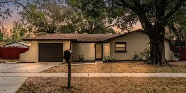 207 24TH COURT SW