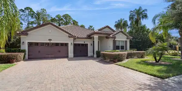 100 VERDE WAY