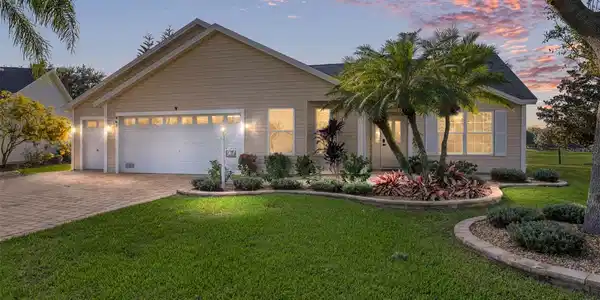 967 LIVINGSTON LOOP