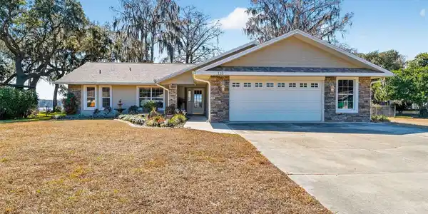 115 S HUNTING LODGE DRIVE