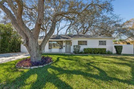 10224 N OAKLEAF AVENUE